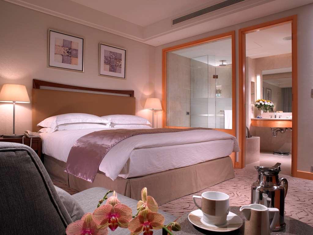 윈저 호텔 타이중 객실 사진 A suite at the Mandarin Oriental, Hong Kong