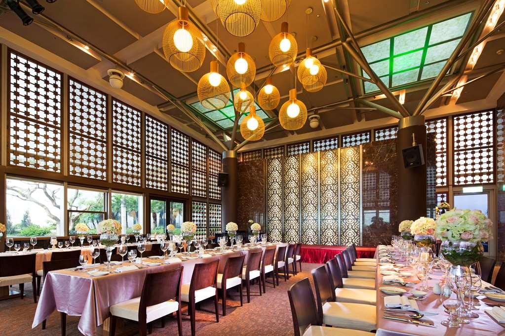 윈저 호텔 타이중 레스토랑 사진 The interior of the restaurant
