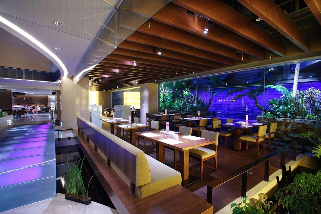 윈저 호텔 타이중 레스토랑 사진 The interior of the restaurant