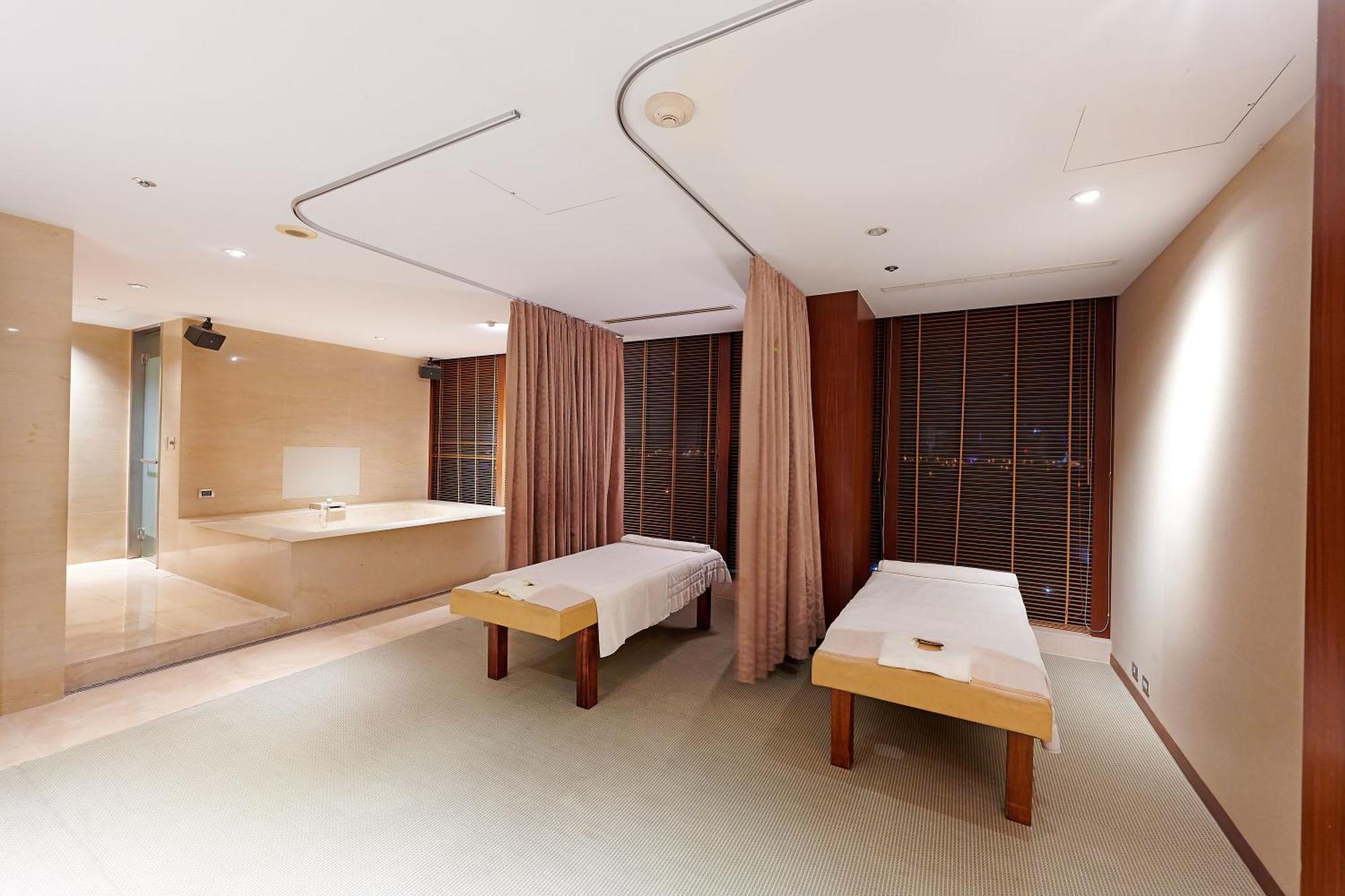 윈저 호텔 타이중 외부 사진 A treatment room at the spa
