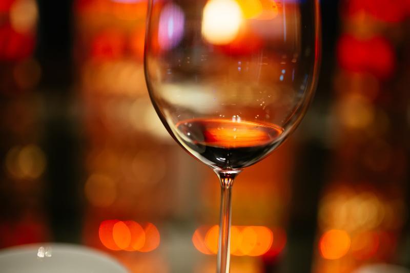 윈저 호텔 타이중 외부 사진 A wine glass