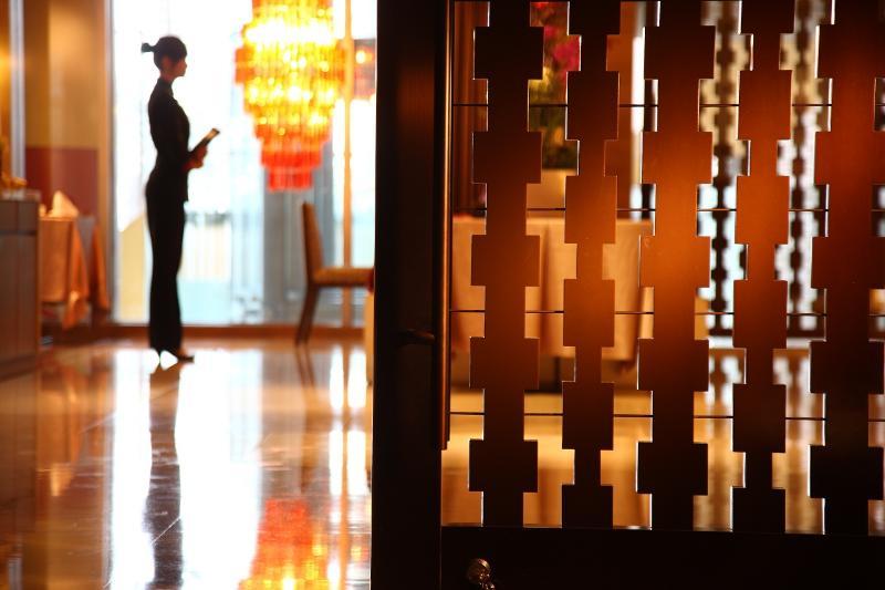 윈저 호텔 타이중 외부 사진 The lobby of the hotel